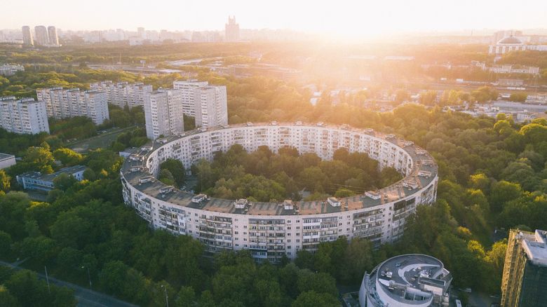 Какие нормативы действуют для жилых помещений в России?