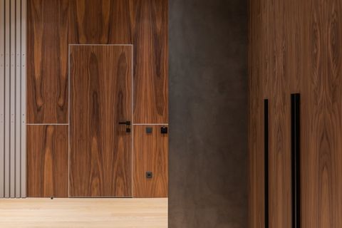 Какие нормативы регулируют монтаж скрытых дверей и ревизионных люков?